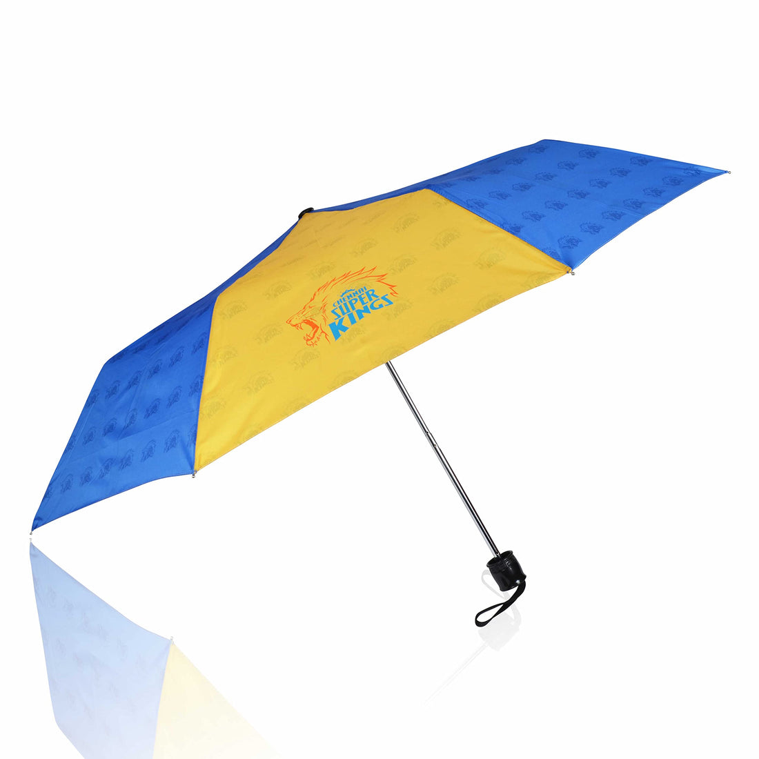 Blue and yellow umbrella with Super Kings logo.