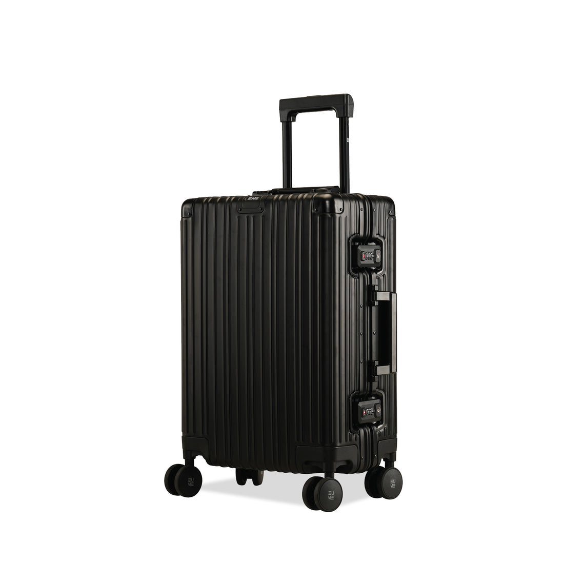 Aluminium black cabin suitcase with wheels and expandable handle.