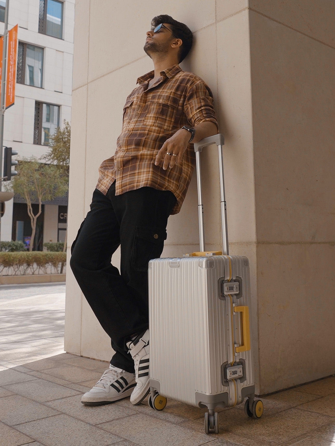 Aluminium Black Cabin