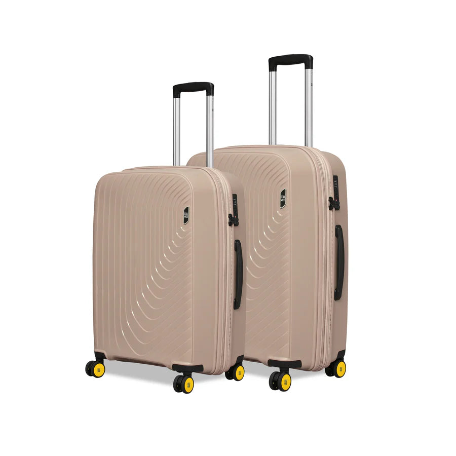 Wanderer Check-In Medium luggage set in stylish beige color.