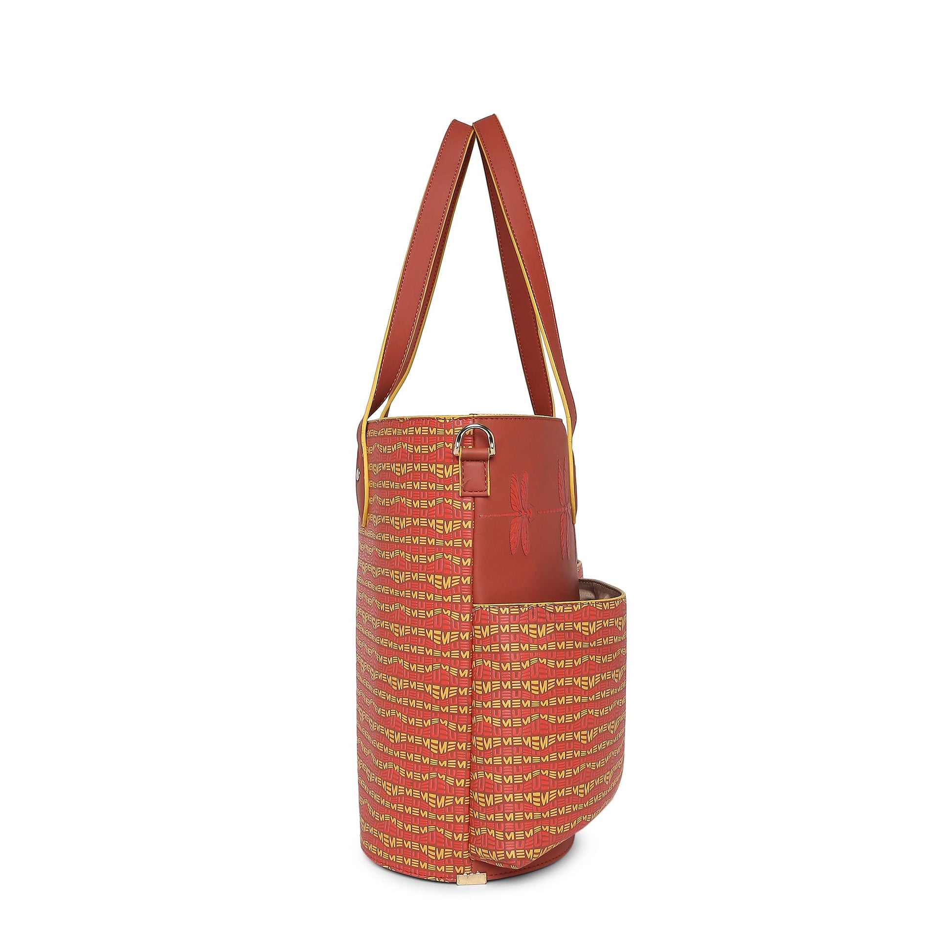 Stylish Clubtail Bucket Bag with unique pattern and practical pockets.